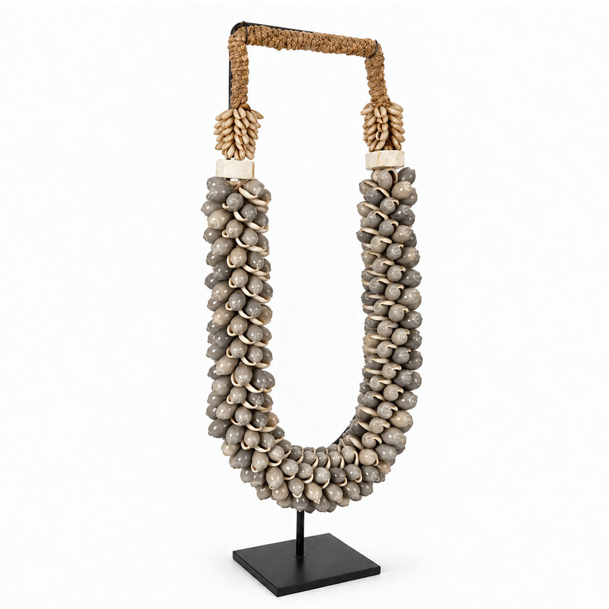 Schelpenketting op Standaard Hoog - Grijs/Bruin - H 55 cm