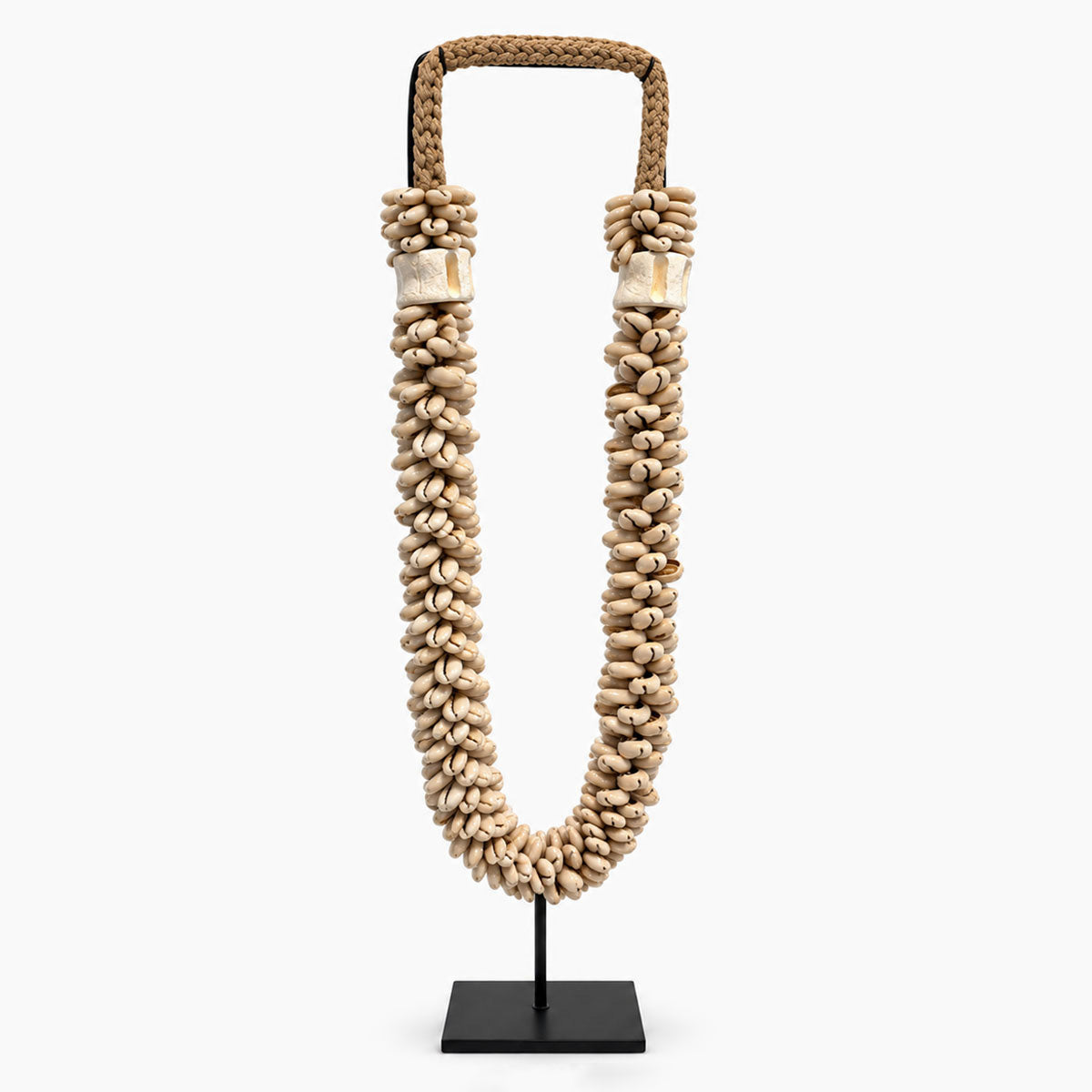 Schelpenketting op Standaard Hoog - Beige/Wit - H 55 cm