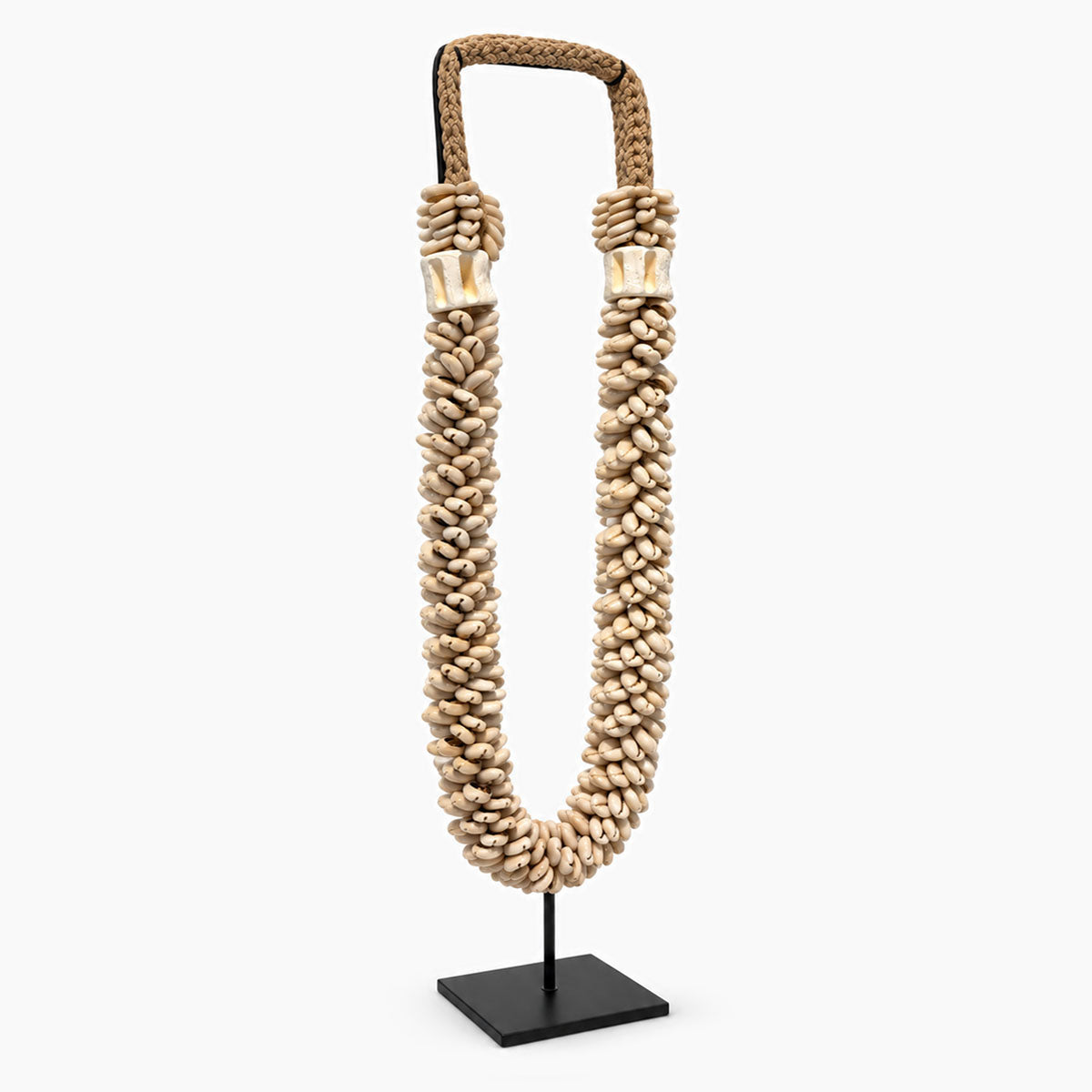 Schelpenketting op Standaard Hoog - Beige/Wit - H 55 cm